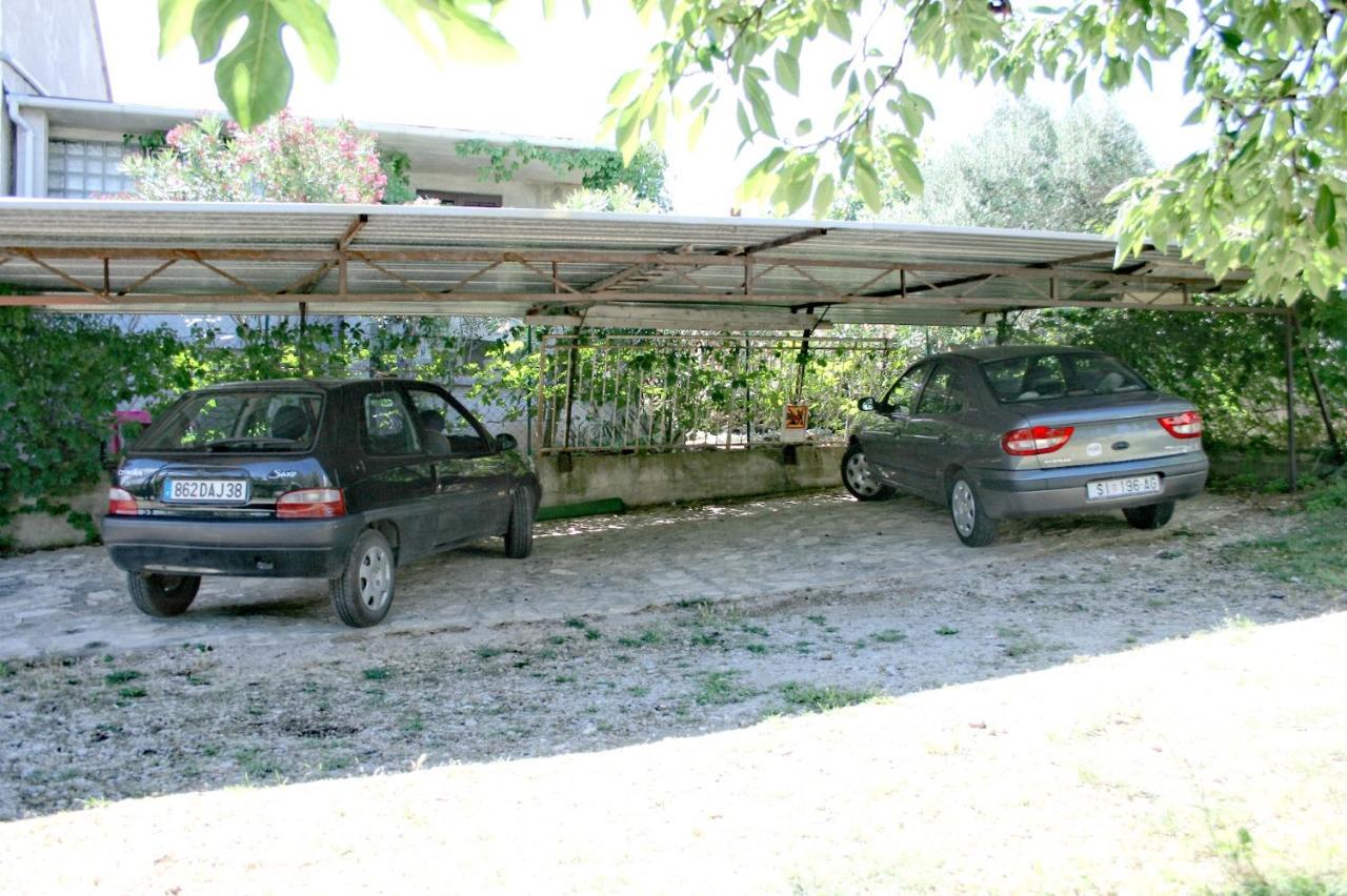 Apartments With A Parking Space Murter - 5103 Betina  Extérieur photo